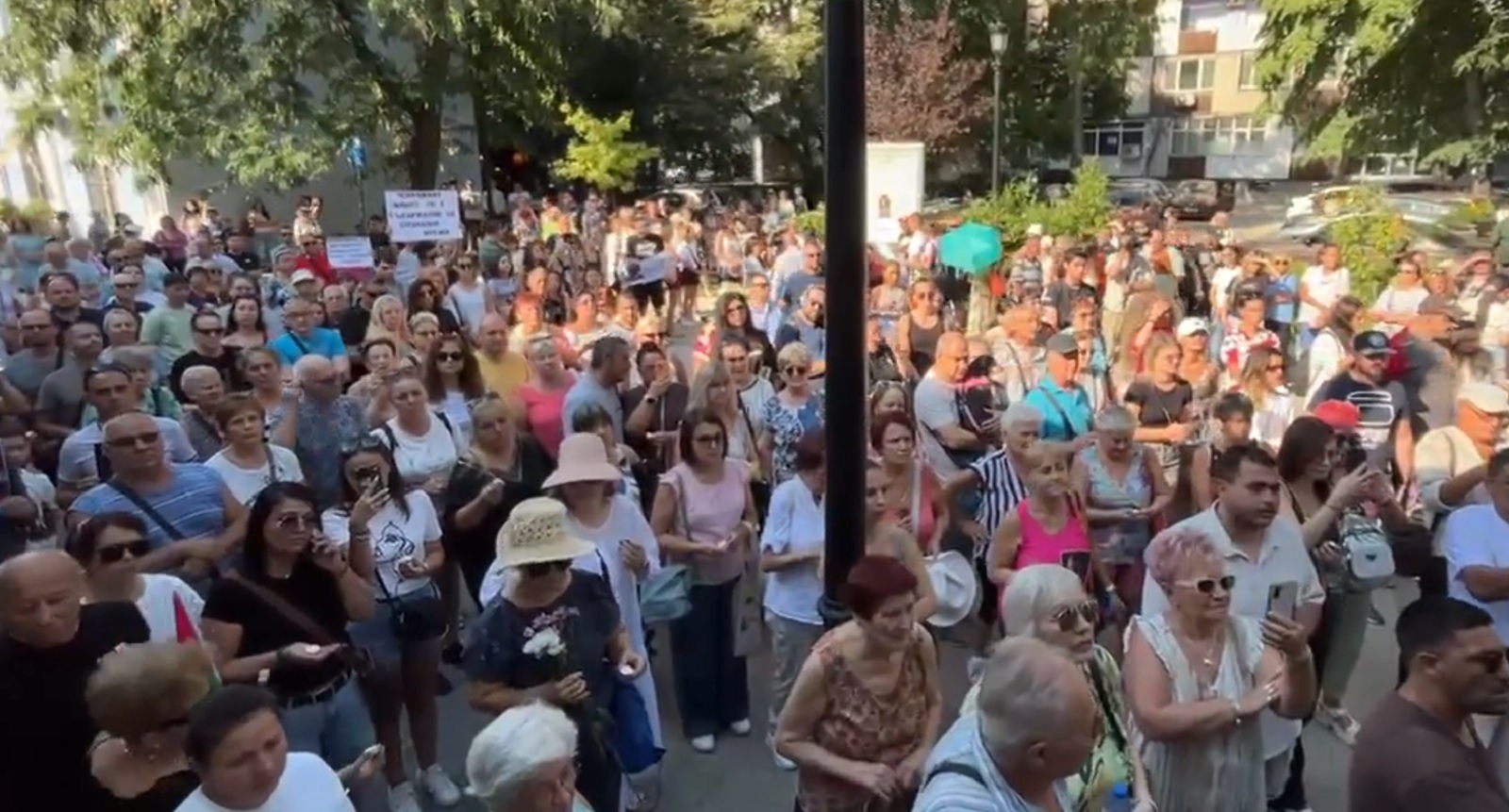 Стотици пловдивчани излязоха на протест с искане за доживотен затвор след убийството на Георги Кузев