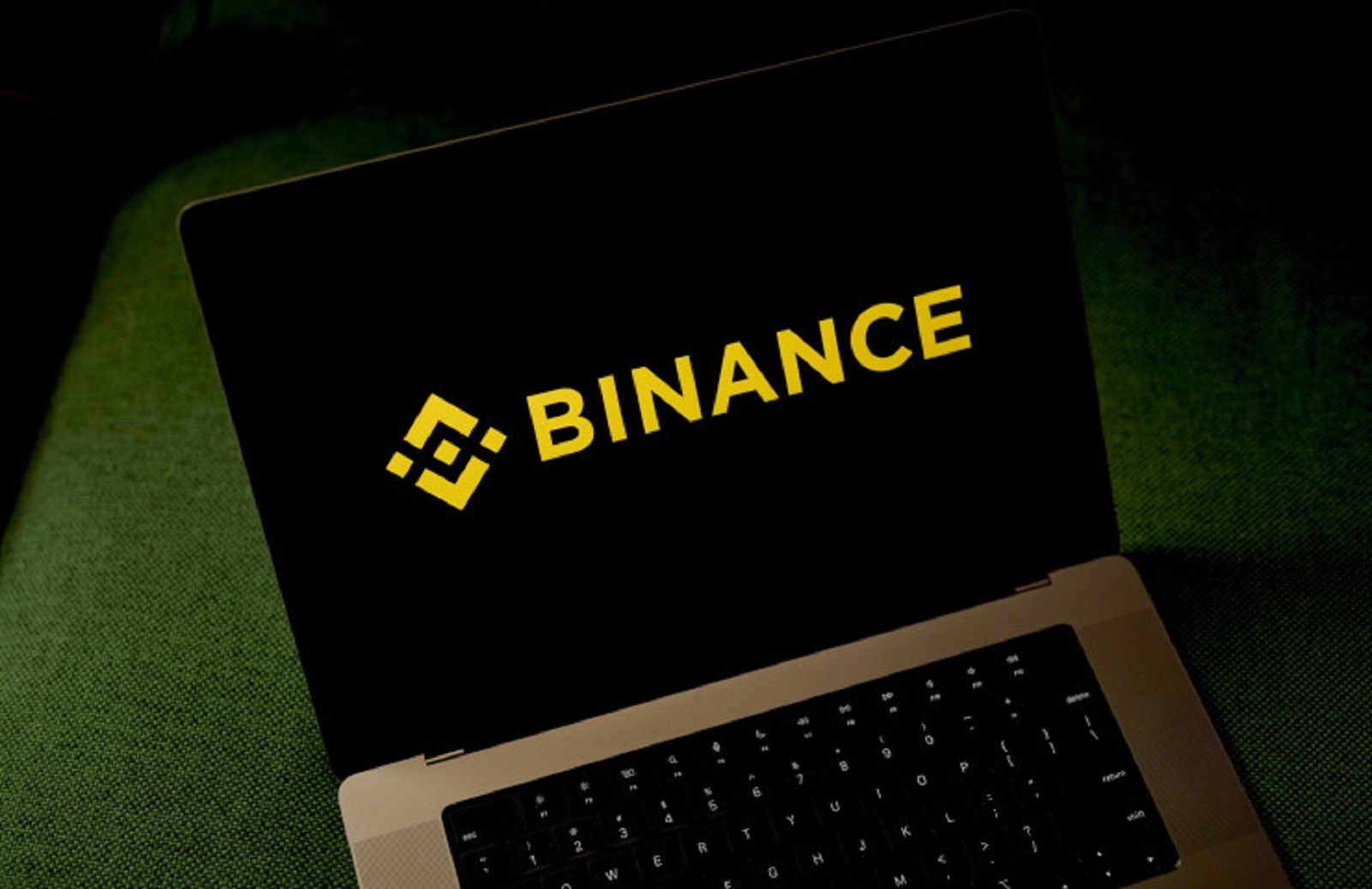 Хакери откраднаха 6,3 млрд. долара от Binance в най-големия криптообир в историята