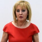 Мая Манолова заплаши с жестоки глоби веригите и подгони аптеки, банки и телекоми