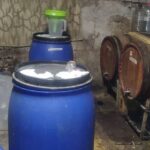 Агенция „Митници“ иззе над 1 500 литра нелегална ракия при спецакция край Добрич