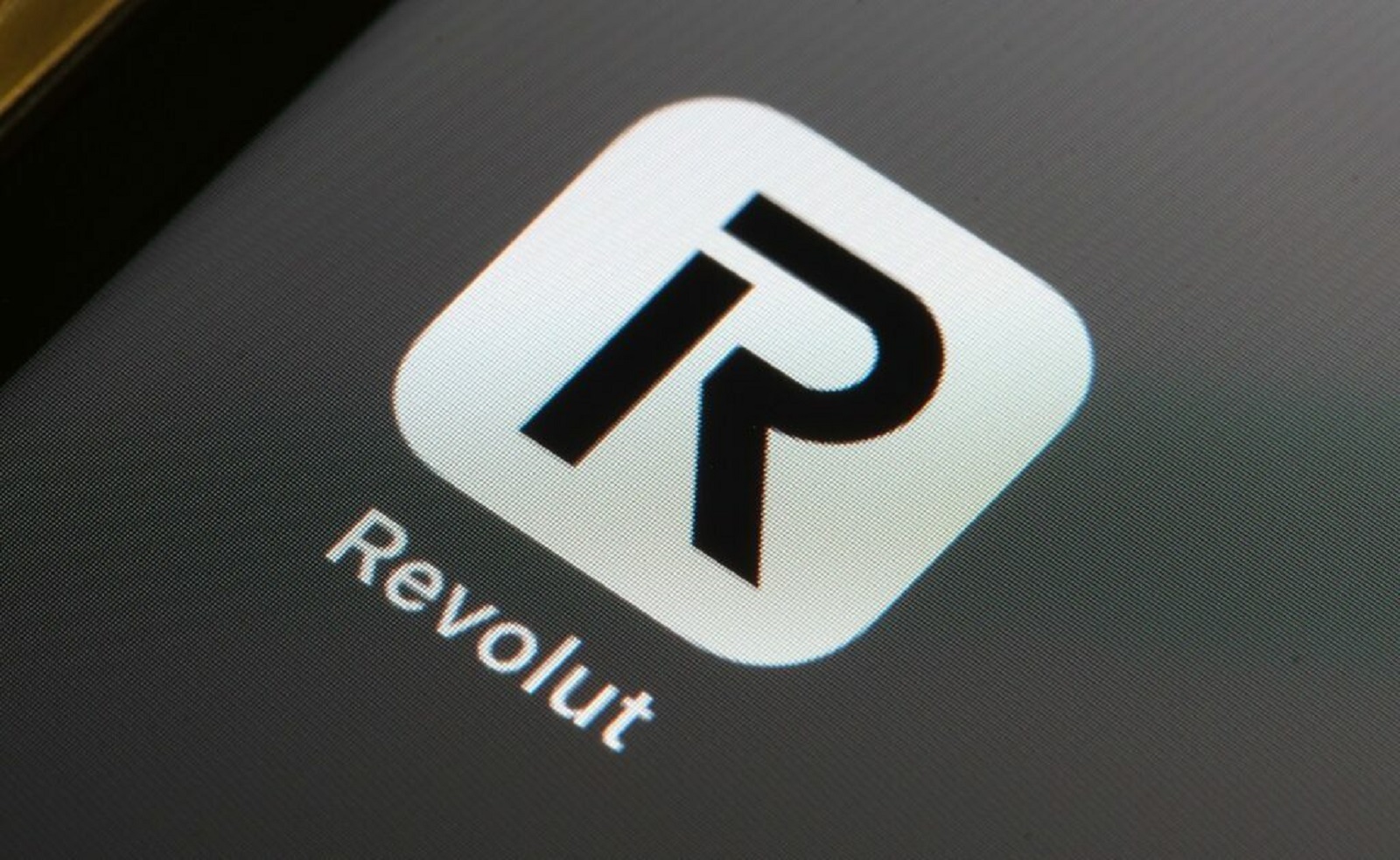 Срив в Revolut засегна над 1.3 млн. българи: Отказани плащания и грешки в приложението по целия свят
