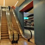 Убитият в асансьора на метрото в София е известен бивш преподавател от Софийския университет