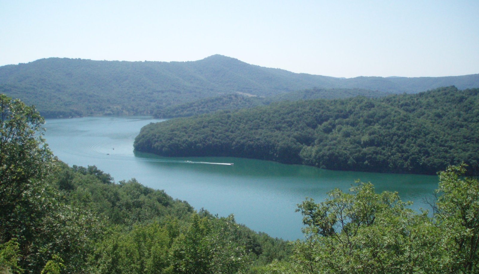 Най-дългият язовир в България с 36-километрова водна шир и богата история